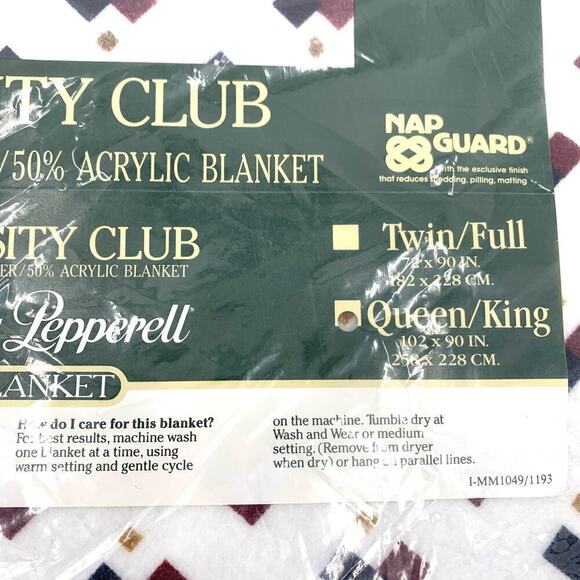 Vintage NWT Lady Pepperell Polyester Blend Queen 102”x90” Blanket Varsity Club - Picture 5 of 6